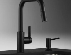 KWC Μπαταρία Κουζίνας LUNA E ψηλή με αποσπώμενο ντουσάκι Black Matt 